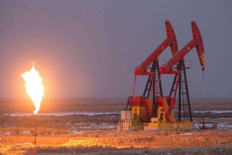 油田開(kāi)采 油田開(kāi)采